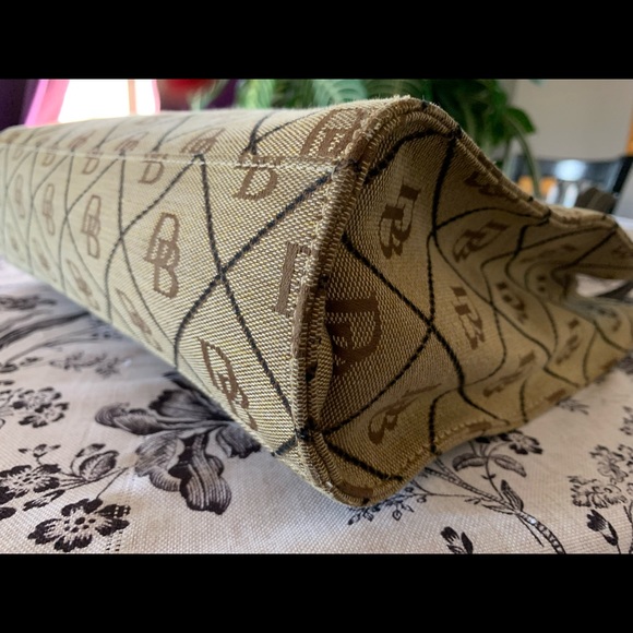 Dooney & Bourke Tan and brown canvas tote medium - Picture 5 of 14